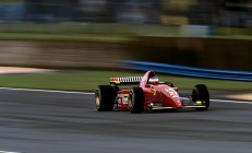 开云足球直播-双线叙事，中国节奏重塑厄瓜多尔合作格局，楚阿梅尼赛道争冠展现掌控艺术