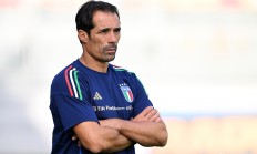 开云下载-意大利主帅赞扬球员表现，力争进军决赛