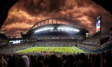 开云体育官网-绿与红的交响，跨越时空的胜利叙事