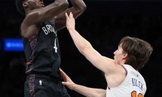 开云体育在线-尼克斯逆转篮网，浓眉绝境逆转