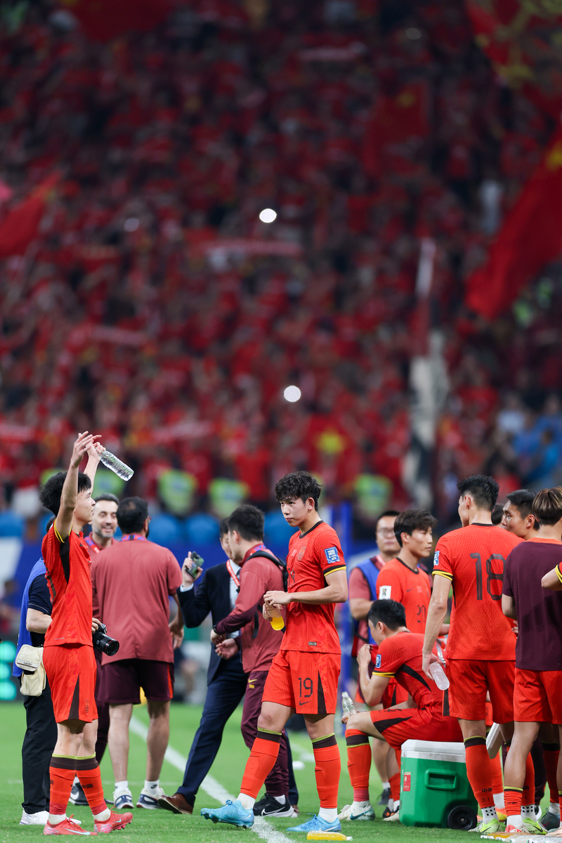 关于中超球队新战绩刷新纪录，球迷欢呼载歌载舞的信息