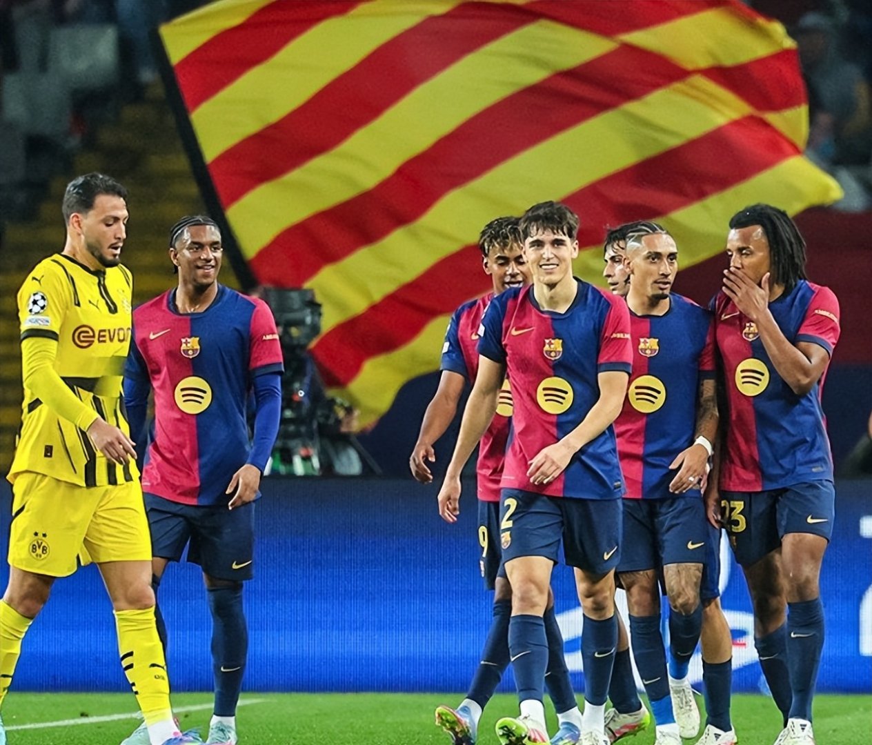 荷兰队大胜拉脱维亚，锁定小组第一