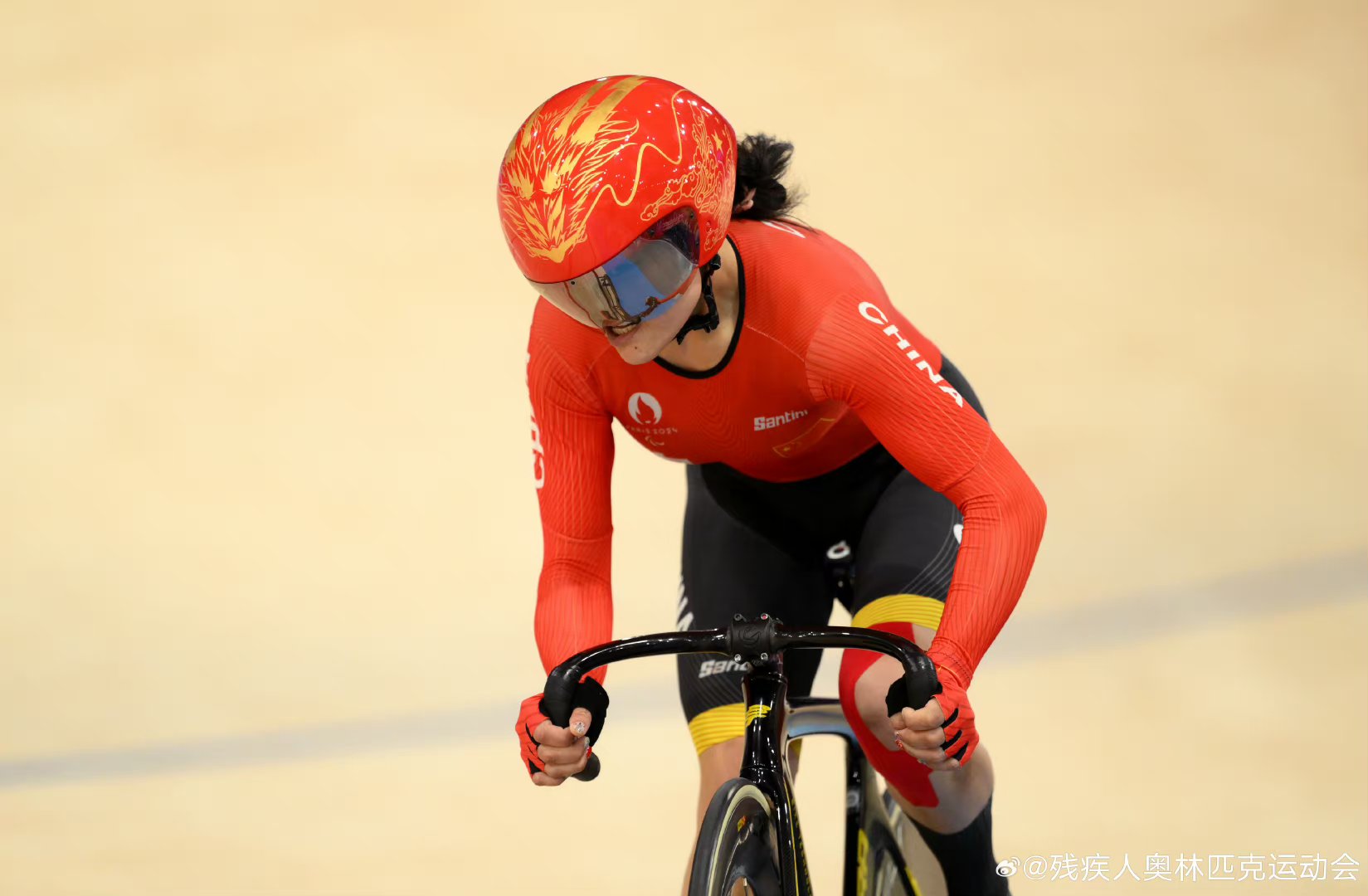 北美自行车选手斩获铁人三项铜牌