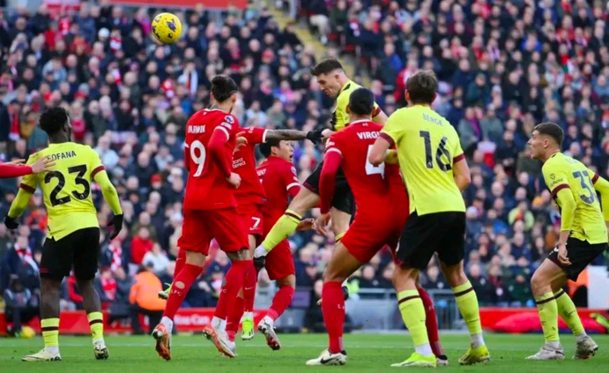 利物浦遭遇惨败，英超榜首地位受威胁