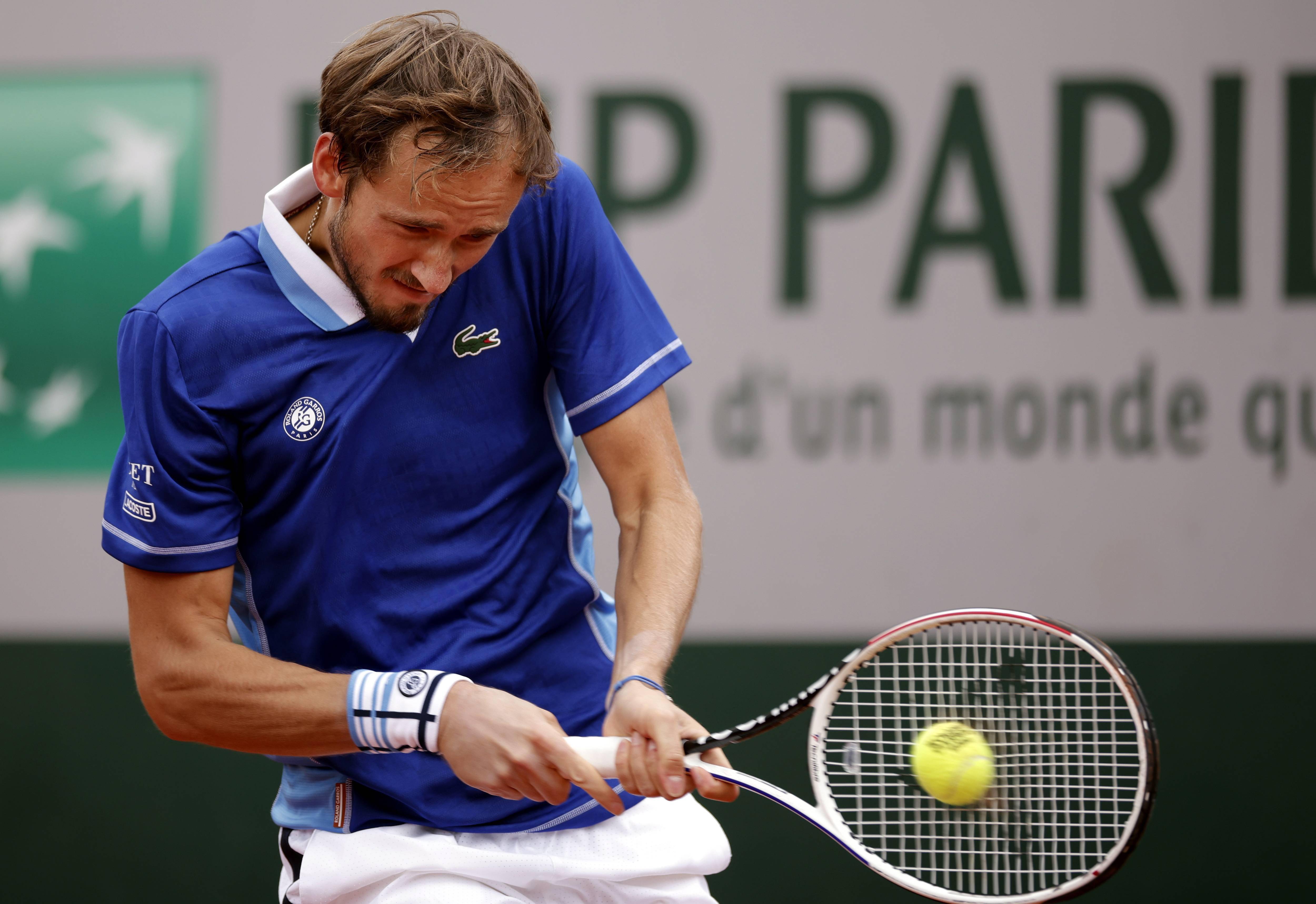 关于法国网球队鏖战澳大利亚网球队，梅德韦杰夫高光表现的信息