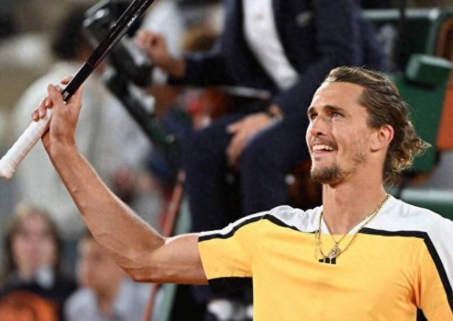 世界网球队横扫法国网球队，兹维列夫高光表现的简单介绍