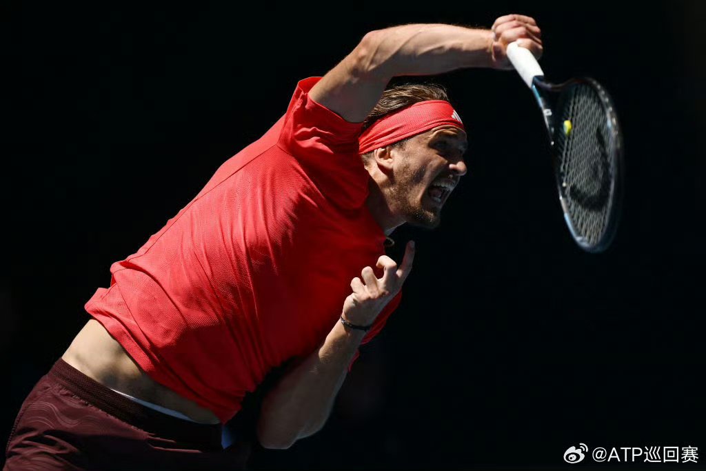 关于拉沃尔杯险胜年终总决赛，兹维列夫点燃赛场的信息