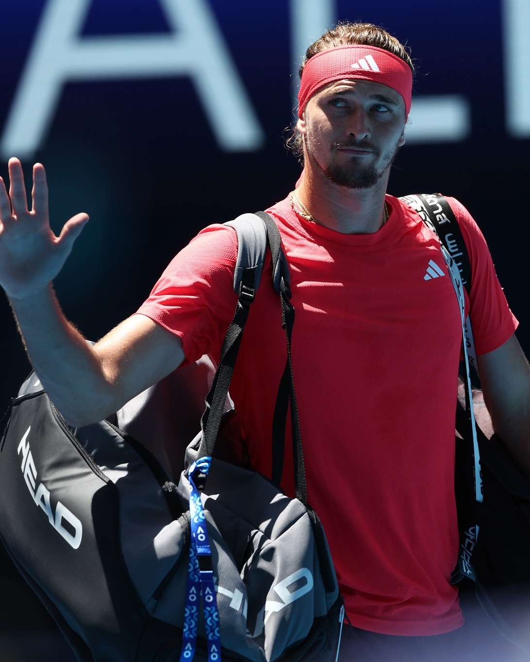 关于拉沃尔杯险胜年终总决赛，兹维列夫点燃赛场的信息