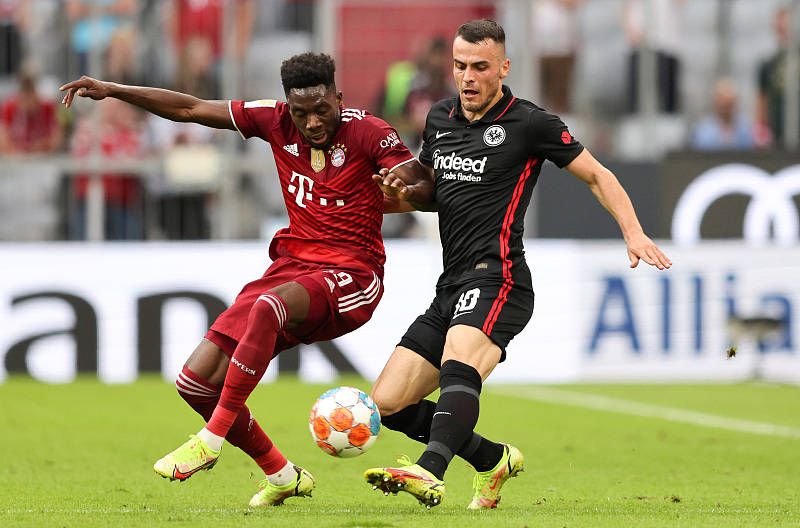 法兰克福主场大胜对手提升排名并列领先的简单介绍