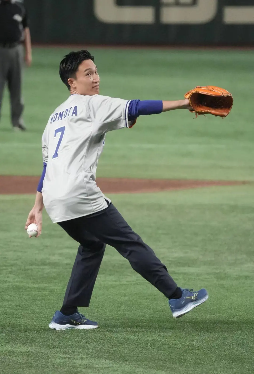 包含丹麦队完胜马来西亚队，桃田贤斗惊艳四座的词条