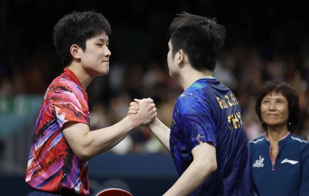 包含中国乒乓球队翻盘日本乒乓球队，樊振东惊艳世界的词条