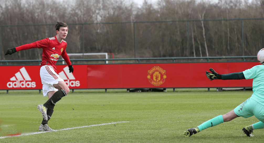 日本逆转曼联，阿奎罗打破历史纪录