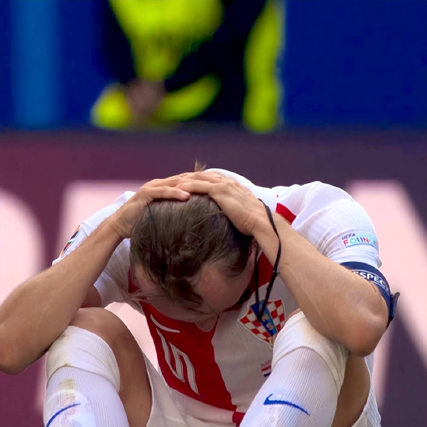 包含那不勒斯爆冷塞内加尔，厄德高三分雨点燃全场的词条